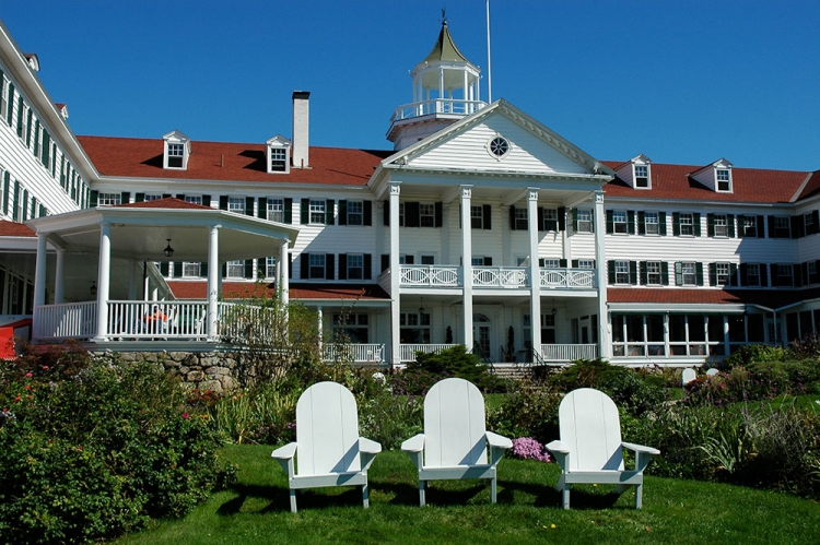 Image of Porch at The Colony Hotel in Kennebunkport Maine